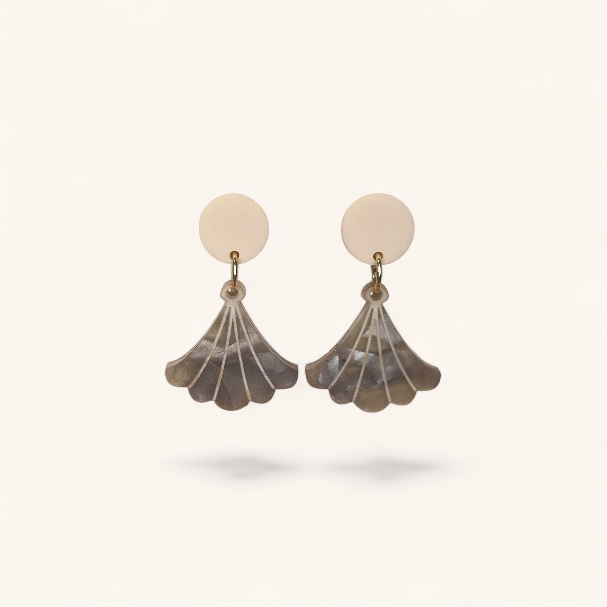 Ohrring »Anneliese« | allergikerfreundlich | marmoriertes Acryl | Muschel | perlmutt | leichte Statement-Ohrringe | Schmuck | Geschenk