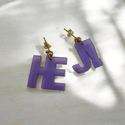 Ohrring »hej!« | allergikerfreundlich | Edelstahl vergoldet | lila Acryl | leichte Statement-Ohrringe | Schmuck | Geschenk beste Freundin