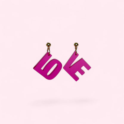 Ohrring »love« | allergikerfreundlich | Edelstahl vergoldet | fuchsia farbiges Acryl | leichte Statement-Ohrringe | Schmuck | Geschenk