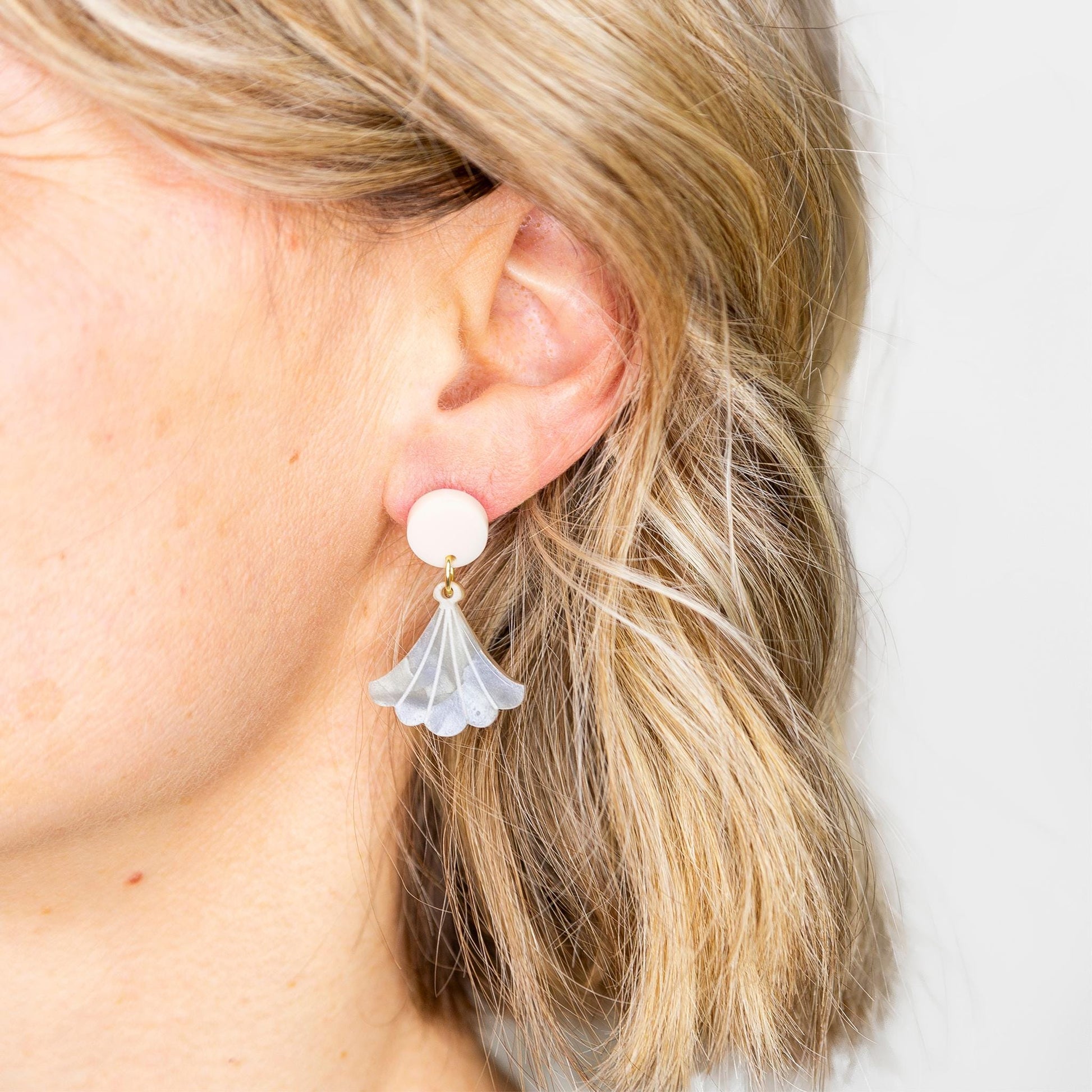 Ohrring »Anneliese« | allergikerfreundlich | marmoriertes Acryl | Muschel | perlmutt | leichte Statement-Ohrringe | Schmuck | Geschenk