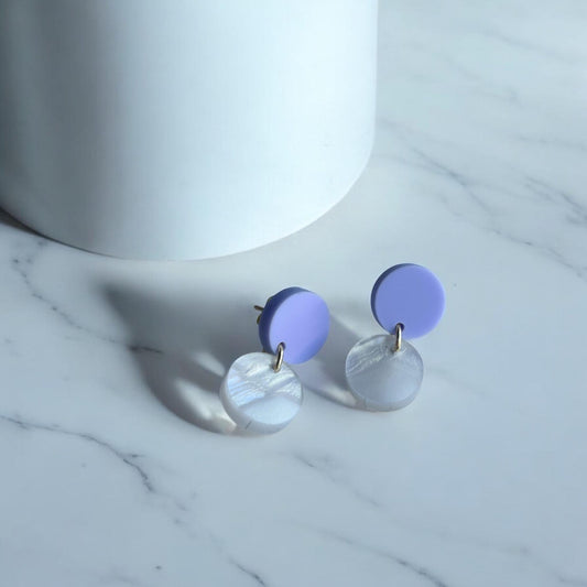 Ohrring »Lotta« | Farbvarianten | allergikerfreundlich | lila und perlmuttfarbenes Acryl | leichte Statement-Ohrringe | Schmuck | Geschenk