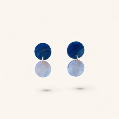Ohrring »Lotta« | Farbvarianten |allergikerfreundlich | blaues und transparentes Acryl | leichte Statement-Ohrringe | Schmuck | Geschenk
