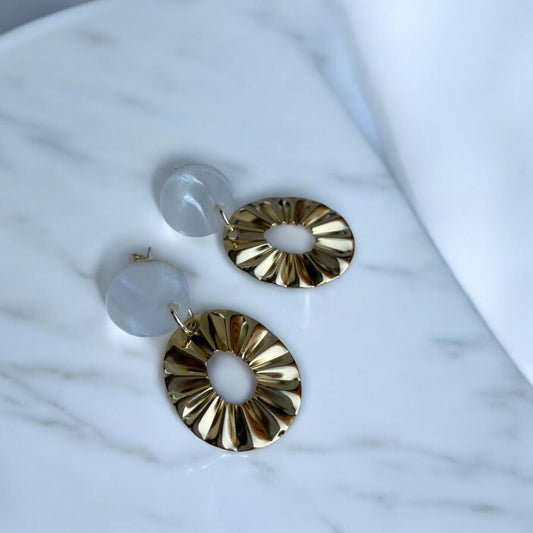 Ohrring »Erna« | allergikerfreundlich | Acryl in Perlmuttoptik | Edelstahl vergoldet| leichte Statement-Ohrringe | Schmuck | Geschenk