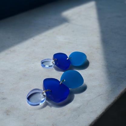 Ohrring »Freja« | allergikerfreundlich | asymmetrisch | 3-teilig | Blau | leichte Statement-Ohrringe | Schmuck | Geschenk