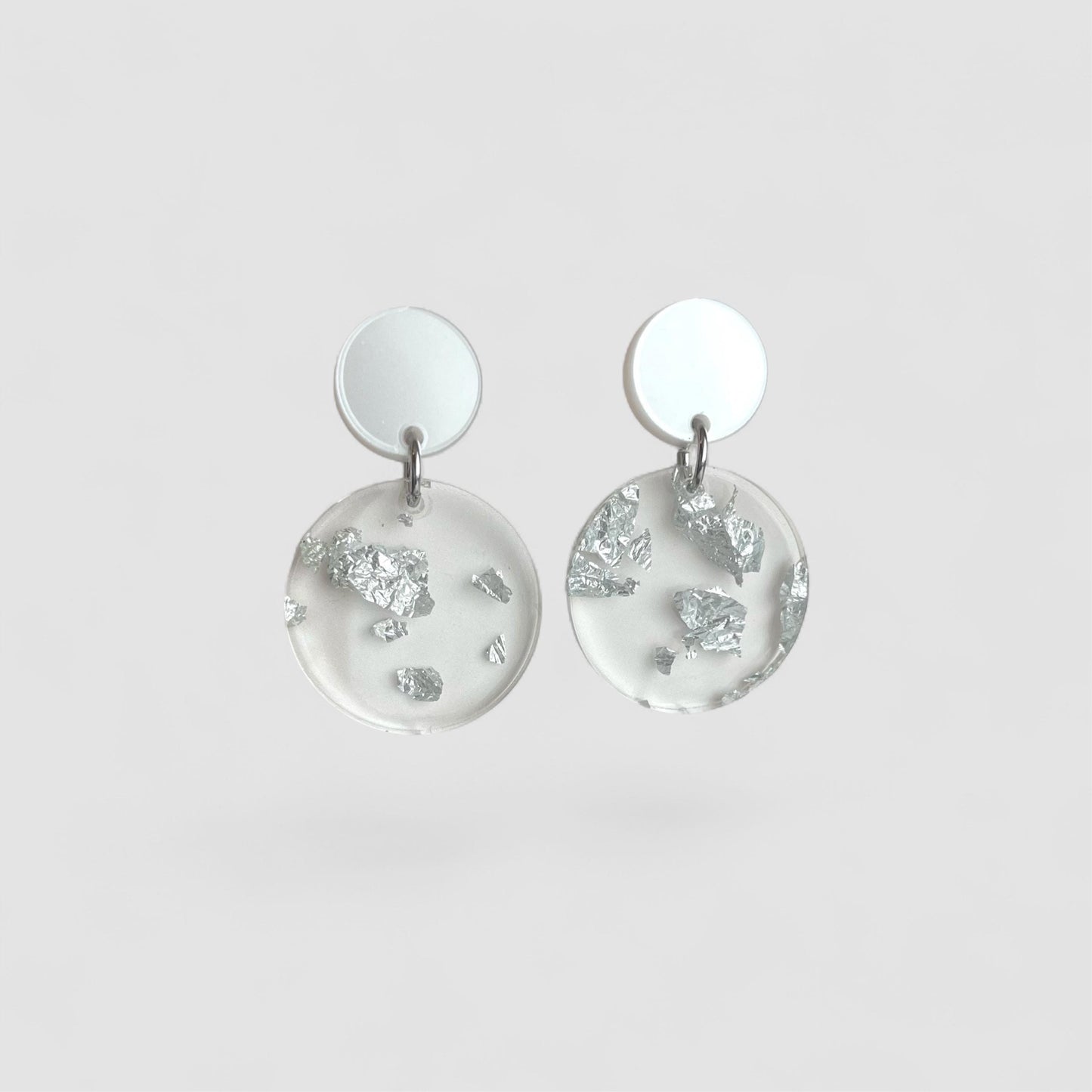 Ohrring »Sharon« | allergikerfreundlich | metallisch und transparent mit silber | festlich | leichte Statement-Ohrringe | Schmuck