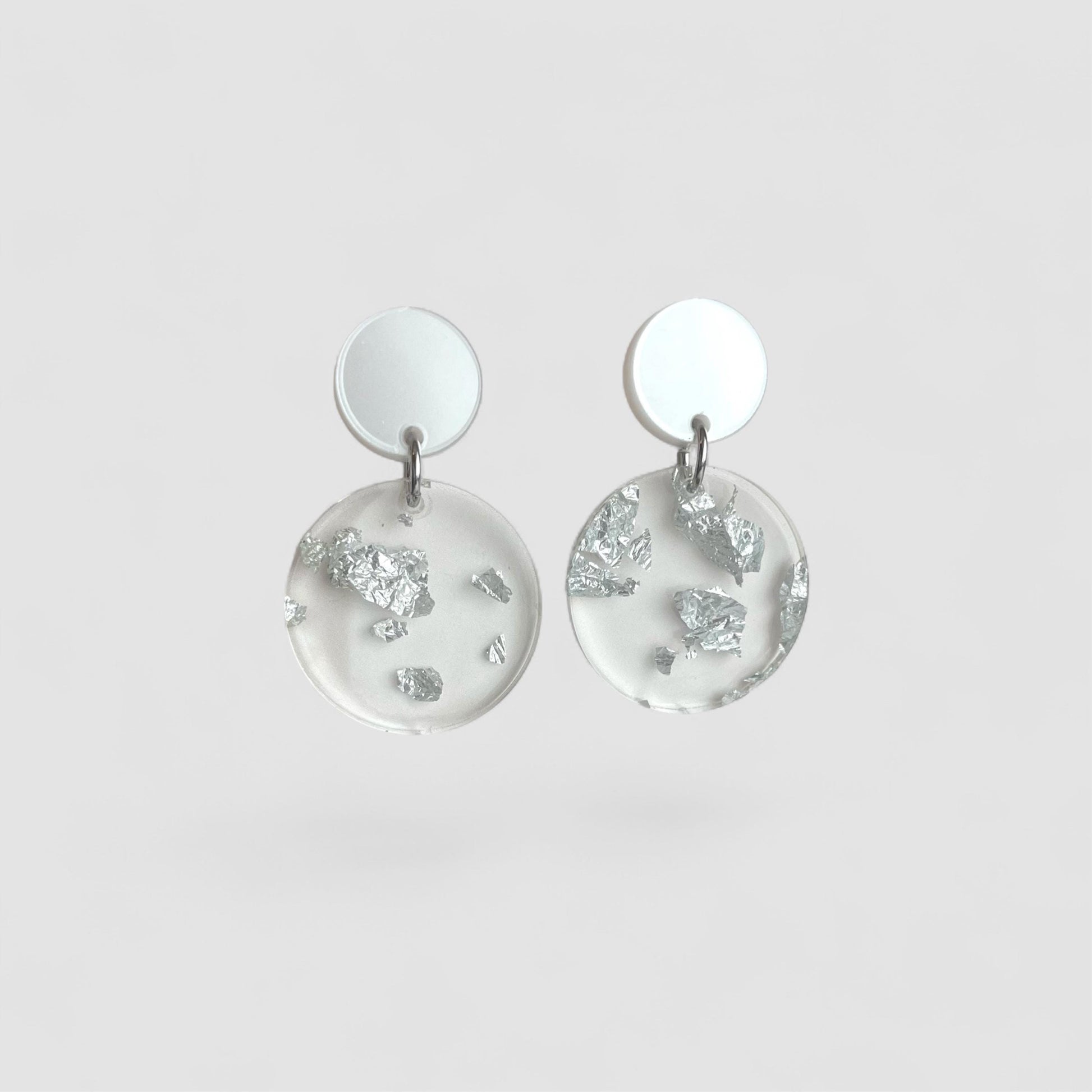 Ohrring »Sharon« | allergikerfreundlich | metallisch und transparent mit silber | festlich | leichte Statement-Ohrringe | Schmuck