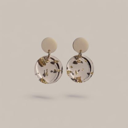 Ohrring »Alexandra« | allergikerfreundlich | beige und transparent mit Blattgold | festlich | leichte Statement-Ohrringe | Schmuck