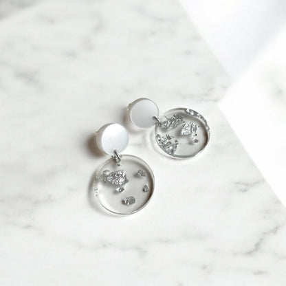 Ohrring »Sharon« | allergikerfreundlich | metallisch und transparent mit silber | festlich | leichte Statement-Ohrringe | Schmuck