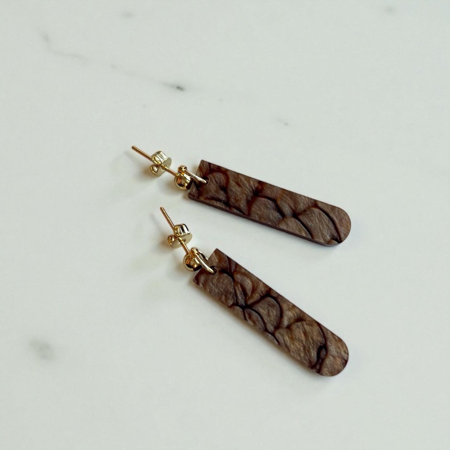 Ohrring »Sophie« | allergikerfreundlich | Edelstahl vergoldet | braun marmoriertes Acryl | leichte Statement-Ohrringe | Schmuck