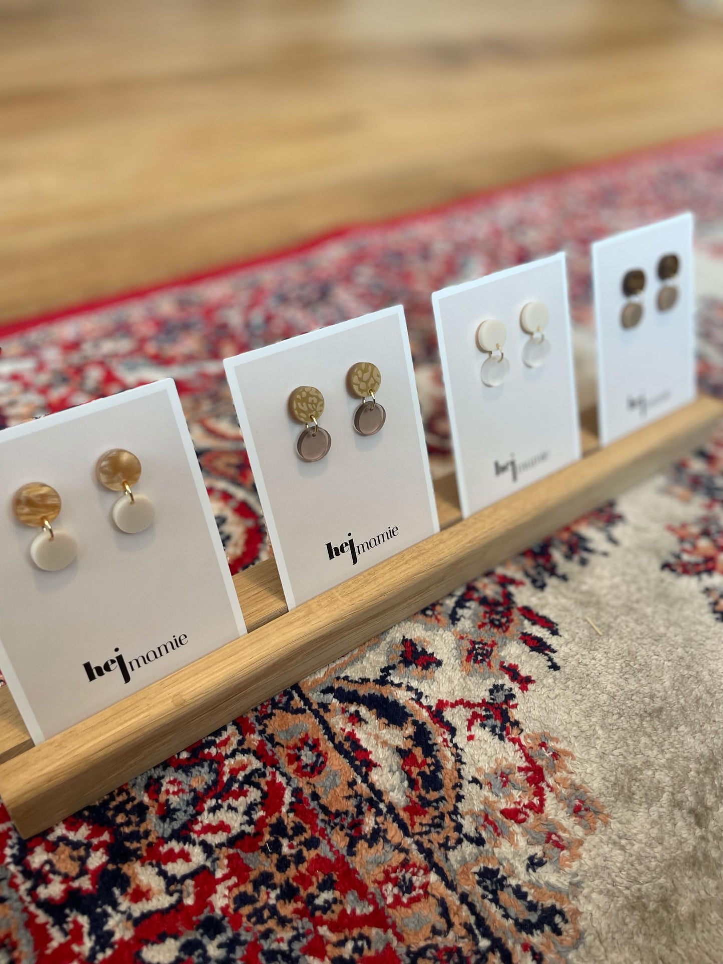 Ohrring »Lotta« | allergikerfreundlich | braun marmoriert und braun transparentes Acryl | leichte Statement-Ohrringe | Gravur | Geschenk