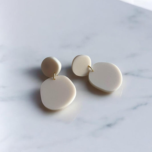 Ohrring »Jana« | allergikerfreundlich | asymmetrisch | 2-teilig | beige | leichte Statement-Ohrringe | Schmuck | Geschenk