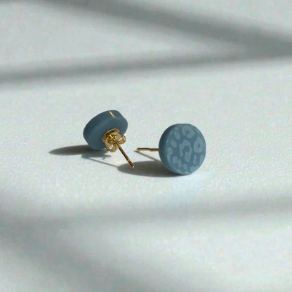 Ohrring-Stecker »Leonie« | allergikerfreundlich | blau matt graviertes Acryl | leicht