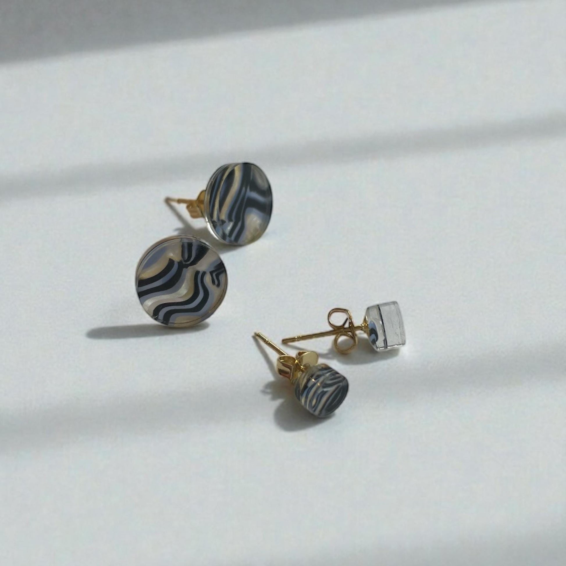 Ohrring-Stecker »Joanne« | allergikerfreundlich | Acetat gold blau schwarz | leicht