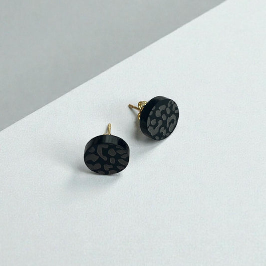 Ohrring-Stecker »Leonie« | allergikerfreundlich | schwarz matt graviertes Acryl | leicht