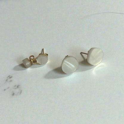 Ohrring-Stecker »Ida« | allergikerfreundlich | Acryl Perlmutt weiß | leicht | asymmetrisch