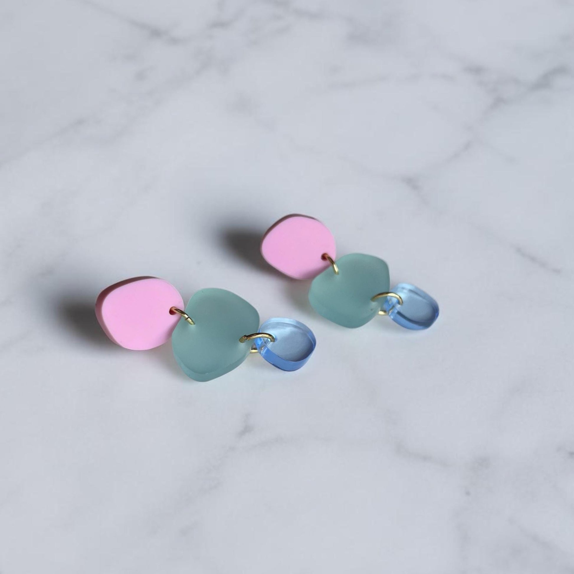 Ohrring »Freja« | allergikerfreundlich | asymmetrisch | 3-teilig | rosa, Frost, hellblau transparent | leichte Statement-Ohrringe | Schmuck