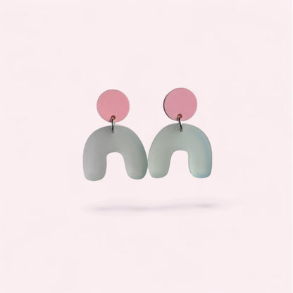 Ohrring »Tilda« | allergikerfreundlich | rosa und Frost satiniertes Acryl | leichte Statement-Ohrringe | Schmuck | Geschenk