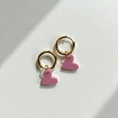 Creolen + Acryl-Anhänger »Herz rosa« | Creolen Edelstahl 18 K vergoldet | Acryl in rosa matt | leichte Statement-Ohrringe