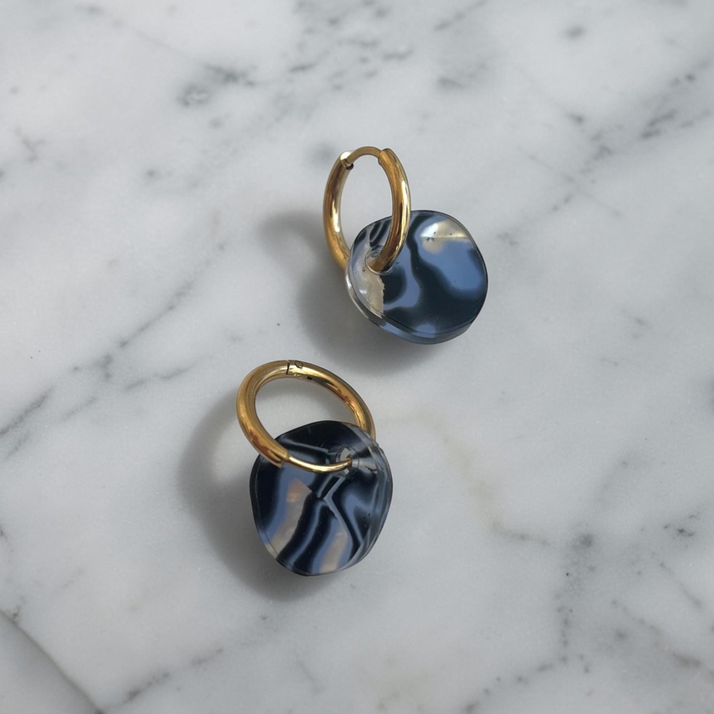 Creolen + Acryl-Anhänger »Bubble blau« | Creolen Edelstahl 18K vergoldet | Acetat + Acryl in schwarz, blau, Perlmutt