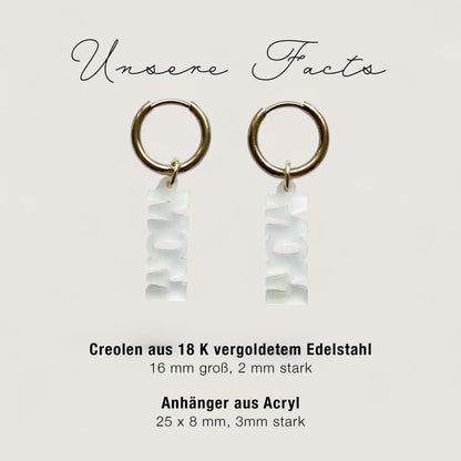 Creolen + Acryl-Anhänger »MOM« | Creolen Edelstahl 18K vergoldet | Acryl in Milchglas | leichte Ohrringe