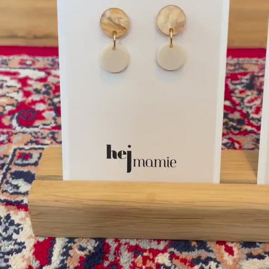 Ohrring »Lotta« | allergikerfreundlich | braun marmoriert und braun transparentes Acryl | leichte Statement-Ohrringe | Gravur | Geschenk