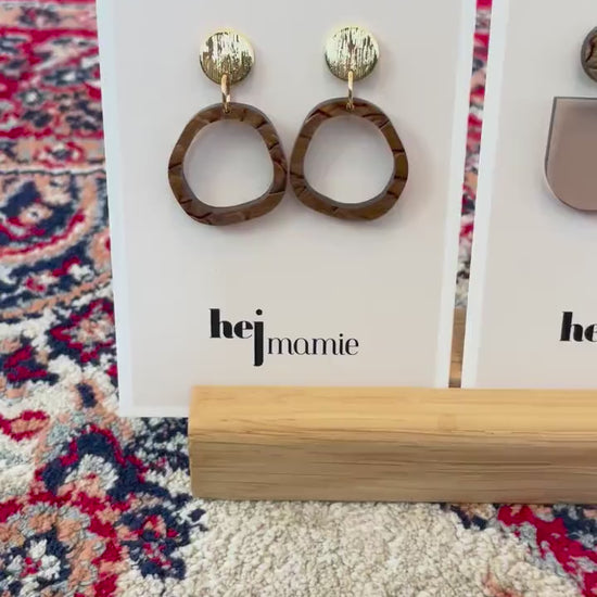 Ohrring »Marianne« | allergikerfreundlich | Messing vergoldet | braun marmoriertes Acryl | leichte Statement-Ohrringe | Schmuck | Geschenk